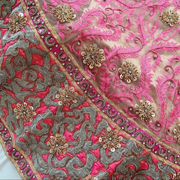 Stunning Lehenga, Jewelry & Accessories - Picture 7 of 15